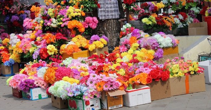 Исполком не разрешил предпринимателю продавать искусственные цветы