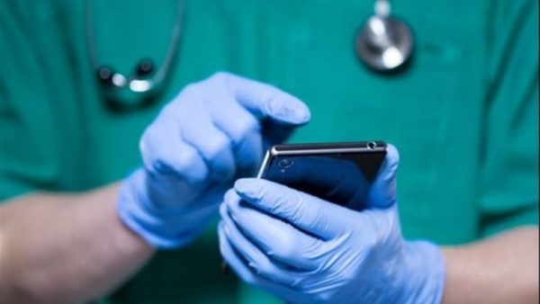 В Александрии купят 50 мобильных телефонов для медиков