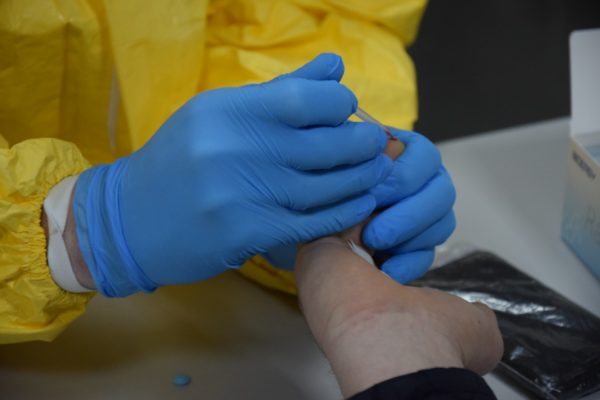 Тестируют александрийцев с подозрением на коронавирус. Условное фото: Госпогранслужба