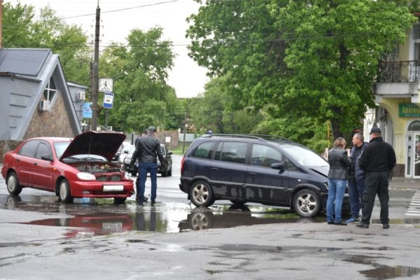 В Александрии в центре города произошло ДТП