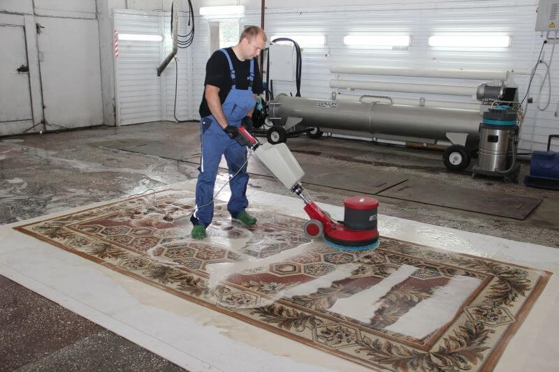 Как приготовить средство для чистки ковров в домашних условиях
