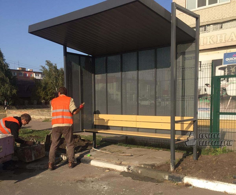 В Александрии установили новые автобусные остановки