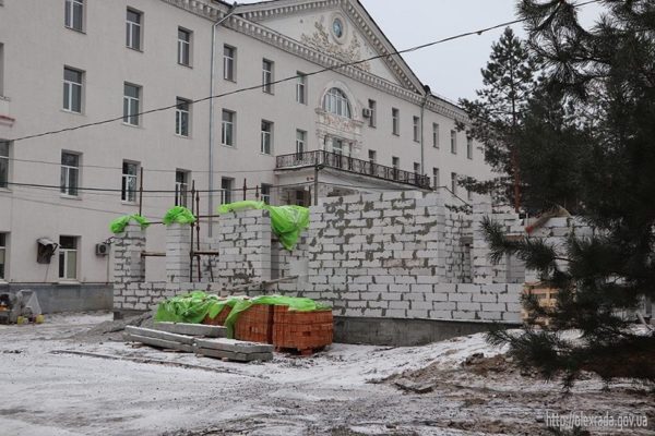 В александрийской больнице строят новое приемное отделение (ФОТО)