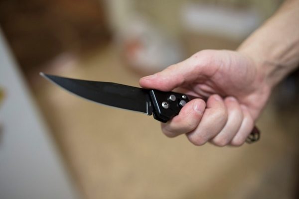 62-летний александриец пырнул ножом своих гостей