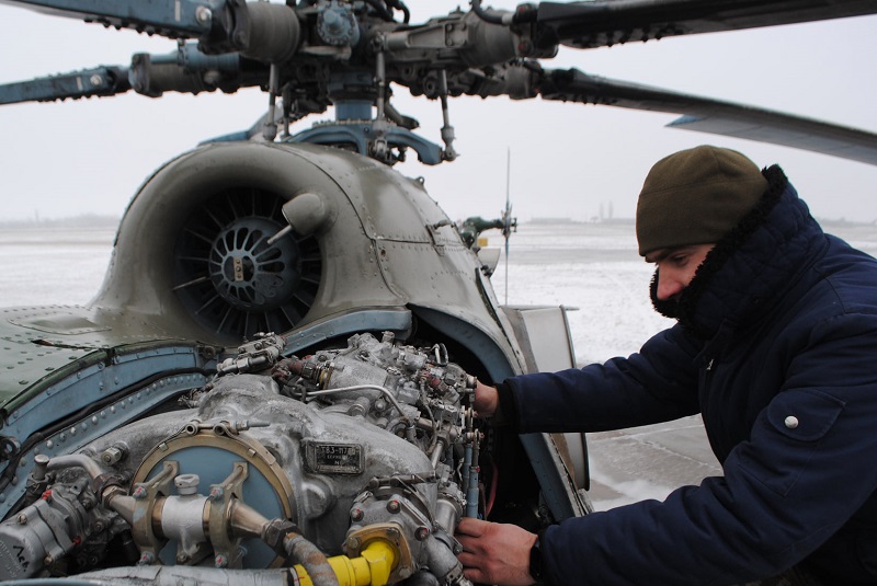 Александрийские авиаторы совершили полеты на вертолетах МИ-8 в сложных погодных условиях (ФОТО)