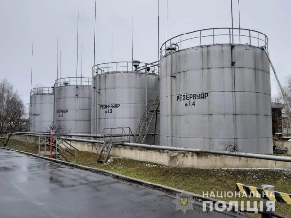 Из александрийской нефтебазы изъяли более 1100 тонн литров незаконно изготовленных горюче-смазочных материалов (ФОТО)