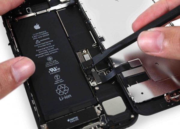Сервисный центр «Applefix»: замена аккумуляторной батареи на iPhone7