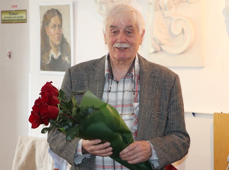 Сегодня исполняется 80 лет Почетному гражданину Александрии, художнику Степану Николенко