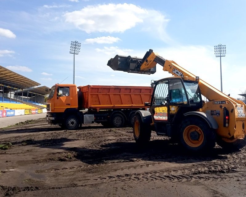 Реконструкция футбольного поля на стадионе «Ника» обойдется в 2 миллиона гривен