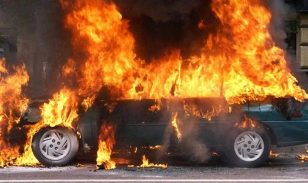 В Александрии ночью сгорел «Mercedes-Benz Vito»