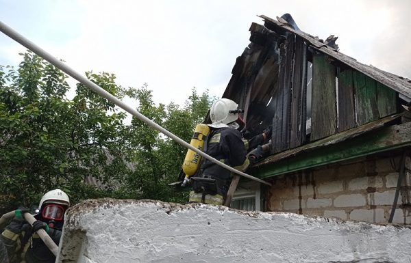 В Александрии во время тушения пожара в частном доме спасатели обнаружили тело 62-летнего мужчины