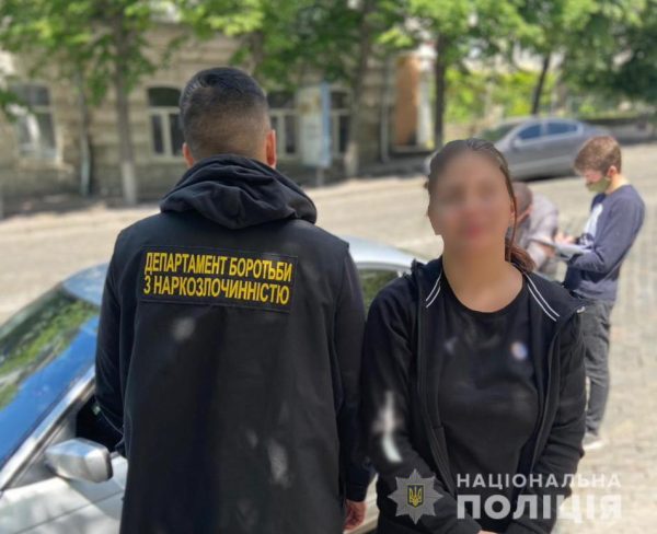 На Кировоградщине полицейские изъяли у 26-летней женщины психотропное вещество и оборудование для нарколаборатории (ФОТО)