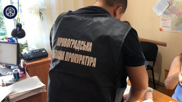 На ремонте дорог Кировоградщины преступная группа «заработала» более 10 млн. грн (ФОТО)