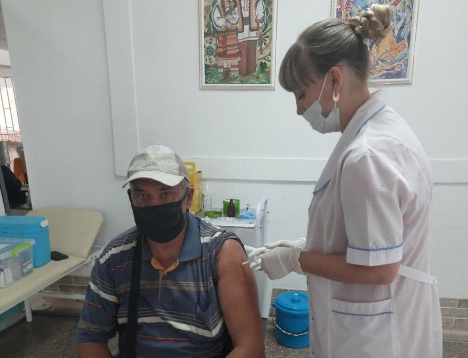 В Александрии за понедельник и вторник от коронавируса вакцинировался 351 человек
