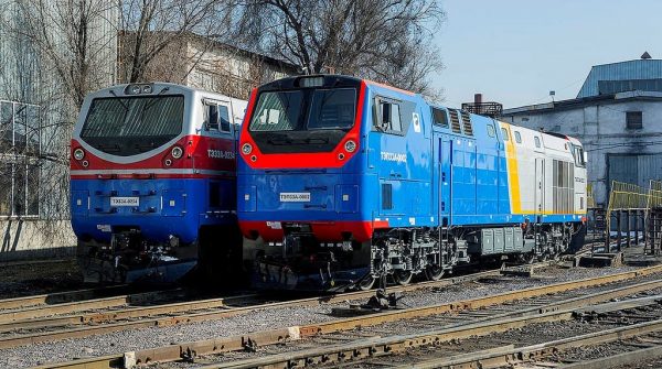 В Кировоградской области грузовик столкнулся с тепловозом, водитель авто погиб на месте