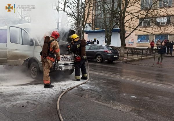 В центре Александрии на ходу загорелась ГАЗель