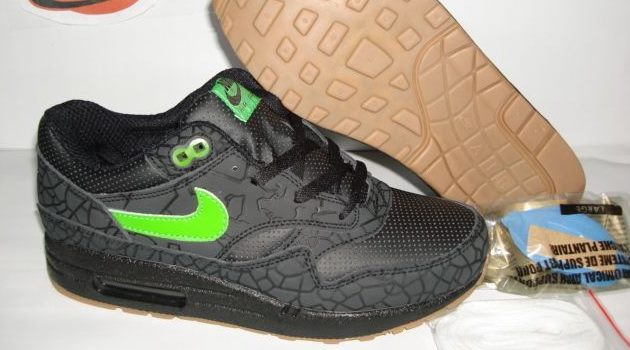 nike поддельные черные кроссовки с зеленым логотипом