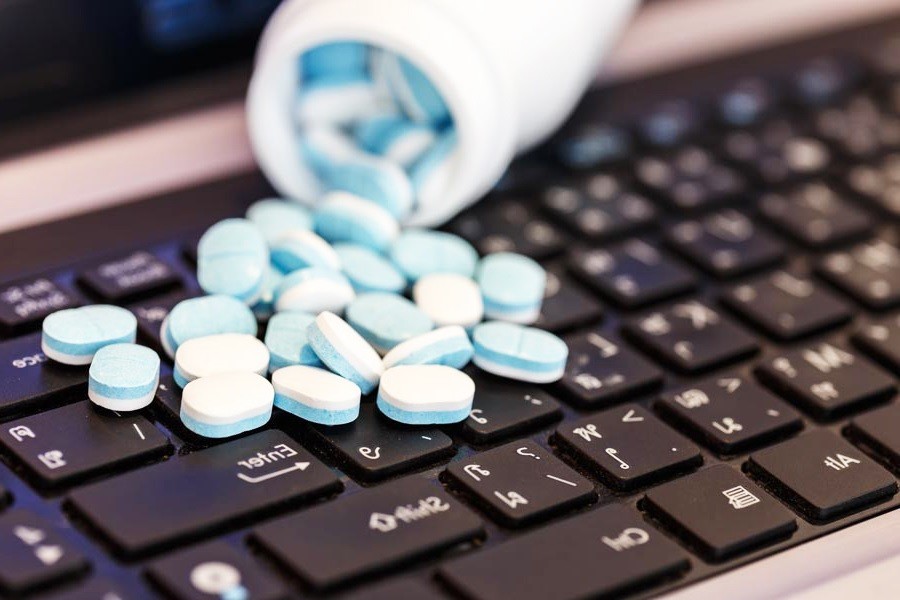 Поиск лекарств в интернете: особенности и преимущества
