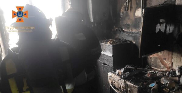 В Александрии женщина во время пожара отравилась угарным газом во время пожара