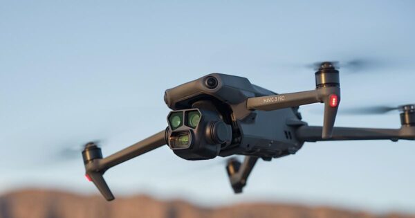 DJI Mavic 3 Pro: улучшенная модель флагманского дрона от DJI