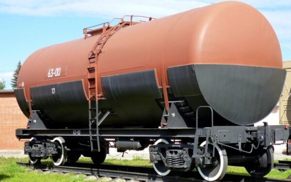Железнодорожная цистерна для нефтепродуктов: Эффективное транспортное решение