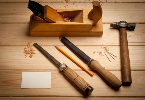 Советы по выбору качественного деревообрабатывающего инструмента для домашней мастерской или профессионального использования