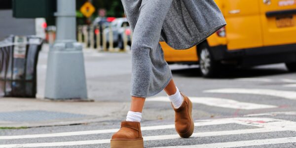Оригинальные UGG из США: Как легко и выгодно заказать обувь в Украину с сервисом "Доставка Плюс"