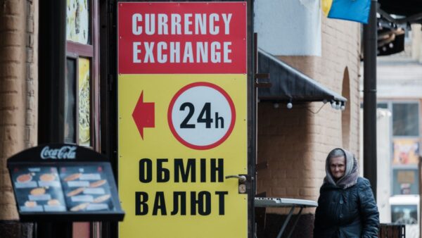 Найвигідніші курси обміну валют у Луцьку: де міняти долари та євро у 2025 році