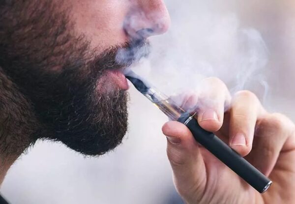 Забудьте про запах тютюну: переваги сучасних електронних сигарет