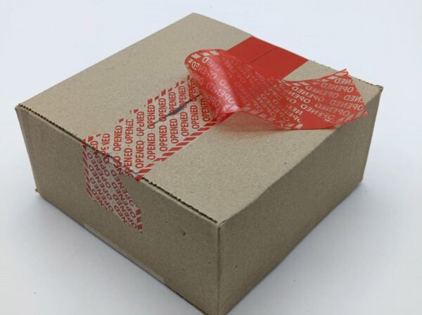 Как правильно опломбировать коробку: пошаговая инструкция для разных типов упаковки